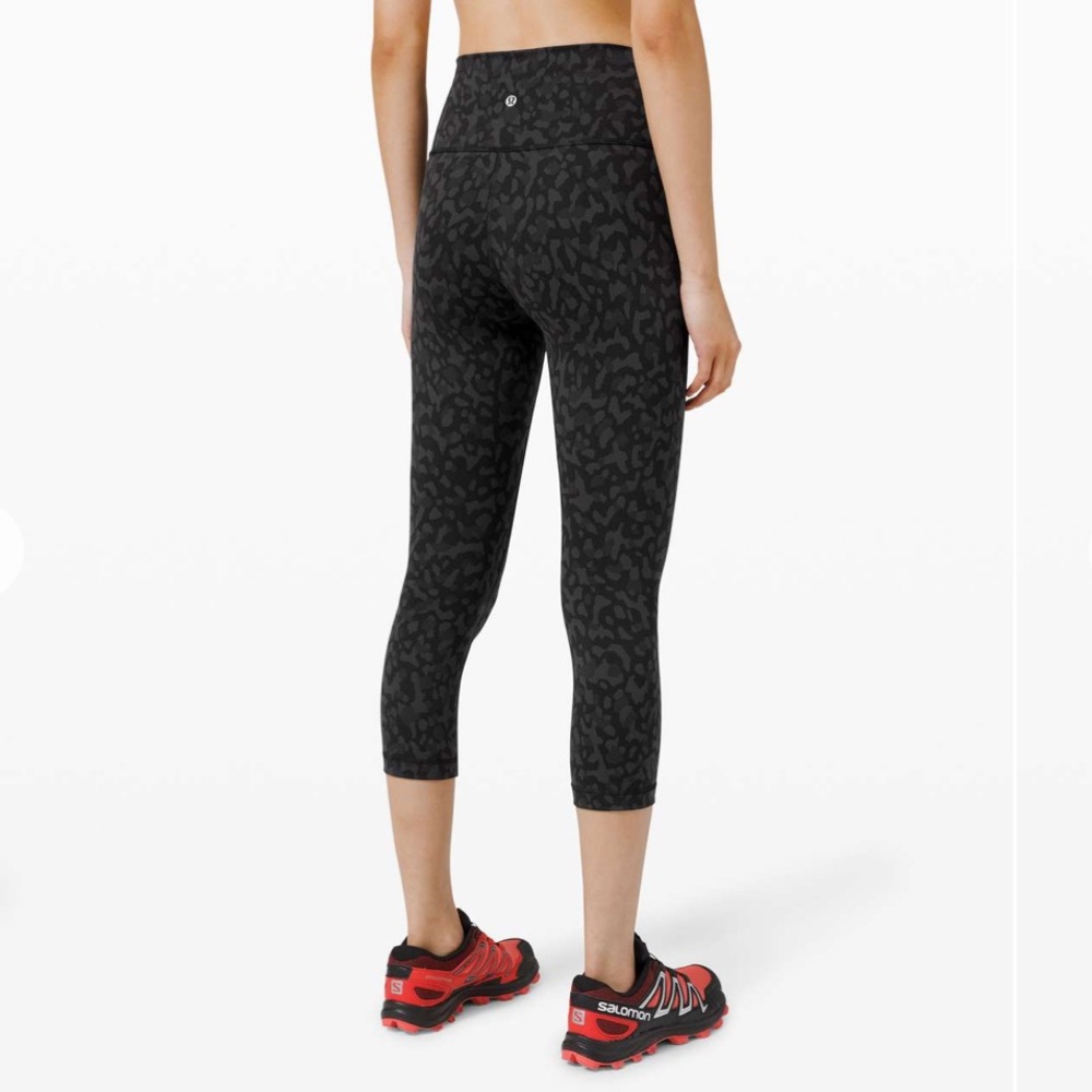 Lululemon Wunder Train High Rise Crop
